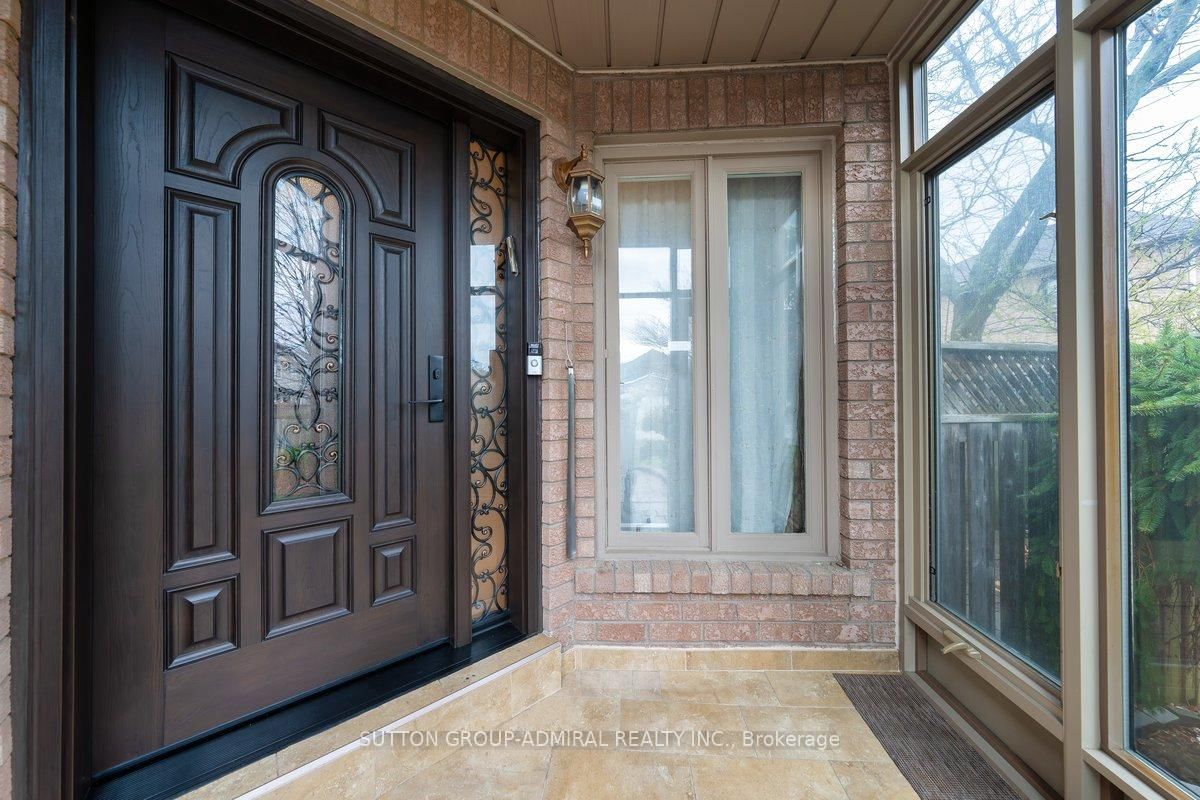 126 Redondo Drive E • Vaughan, ON photo 3