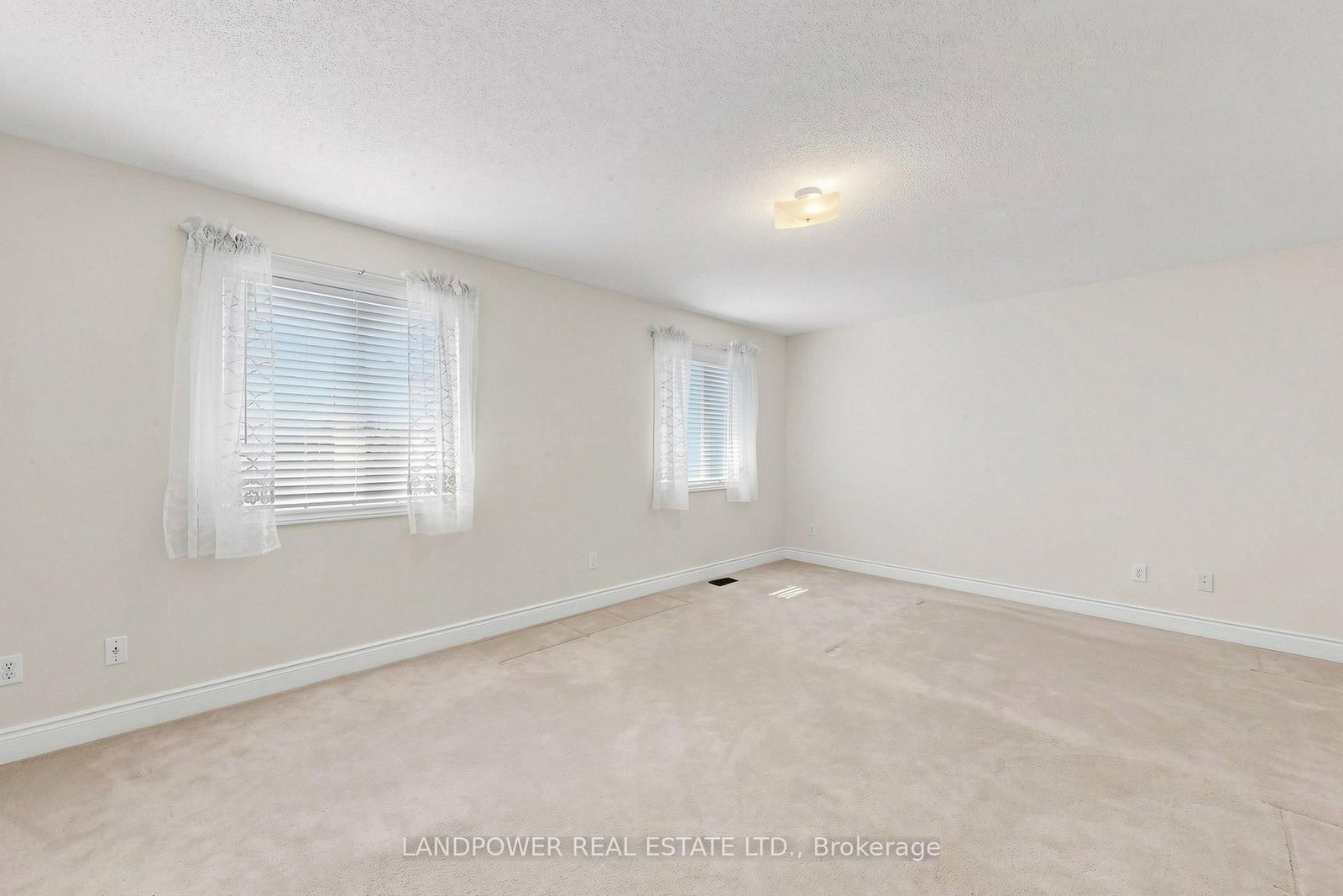 193 Helen Avenue • Markham, ON photo 11