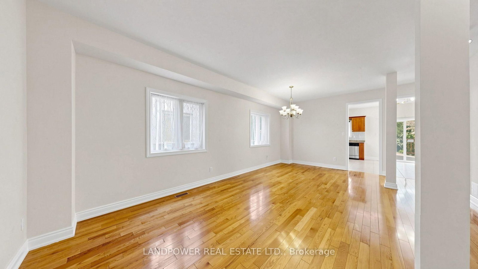 193 Helen Avenue • Markham, ON photo 2