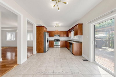 193 Helen Avenue • Markham, ON photo 5