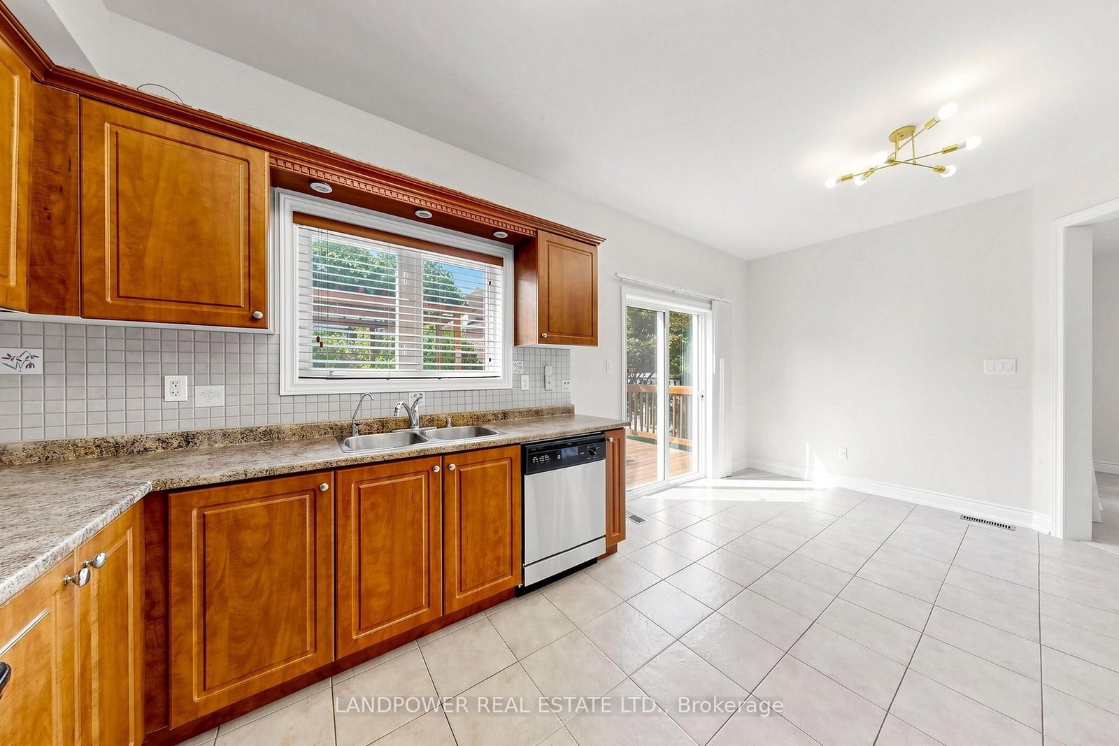 193 Helen Avenue • Markham, ON photo 6