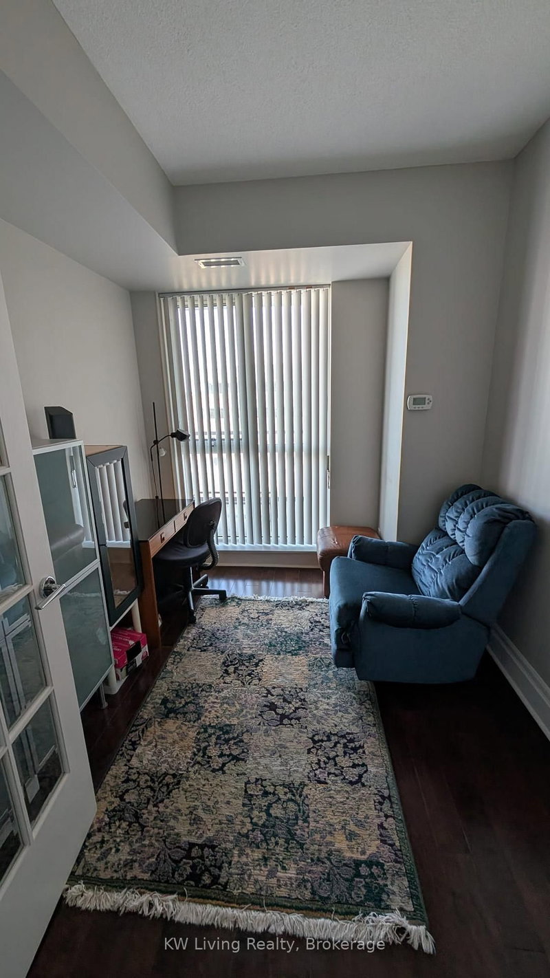 21 Upper Duke Cres photo 4
