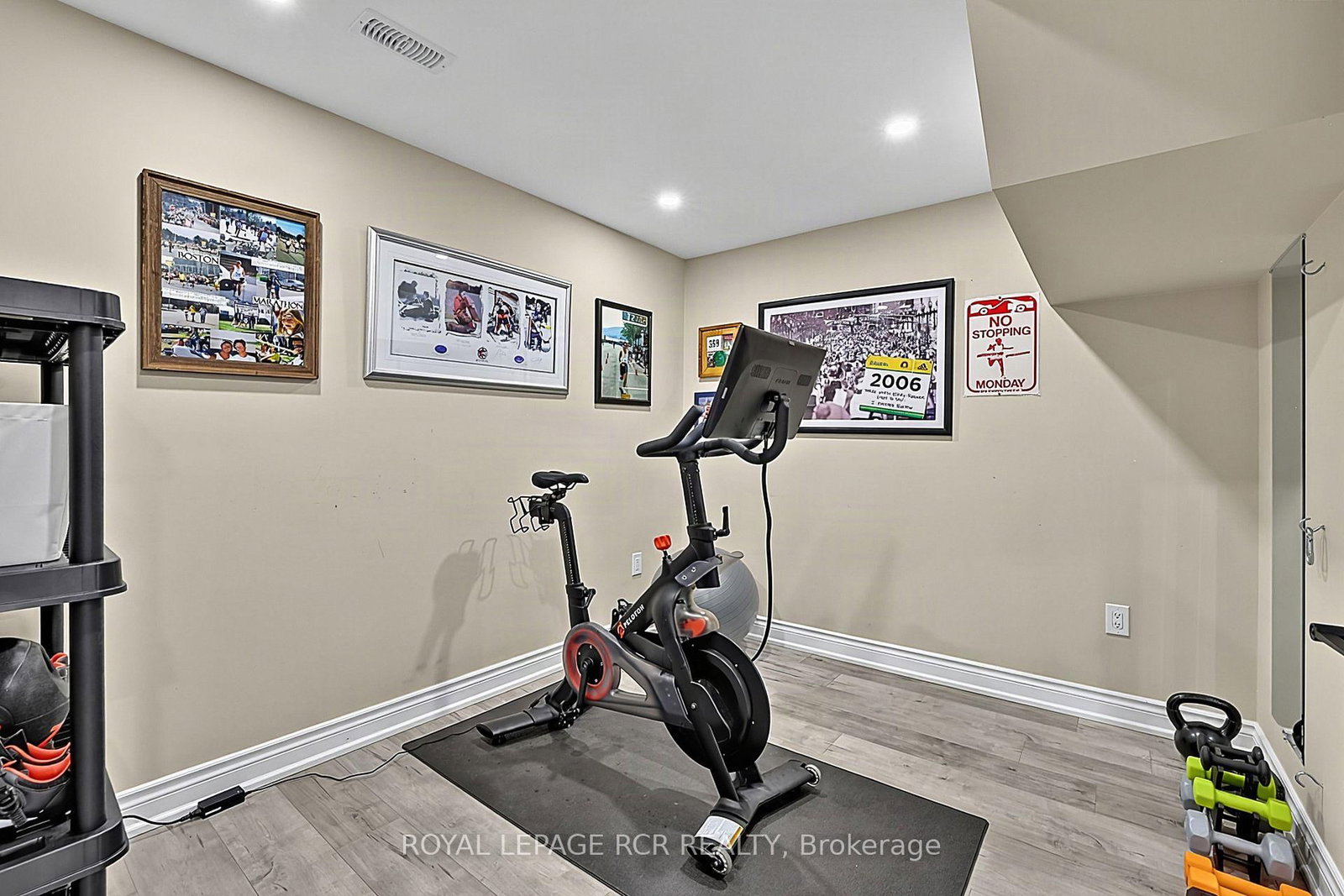411 Butler Court • Aurora, ON photo 34