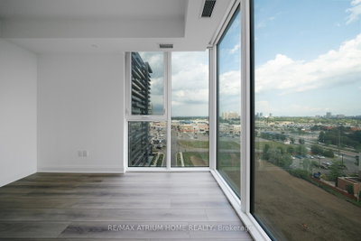 10 Gatineau Drive • #1004 • Vaughan, ON photo 9
