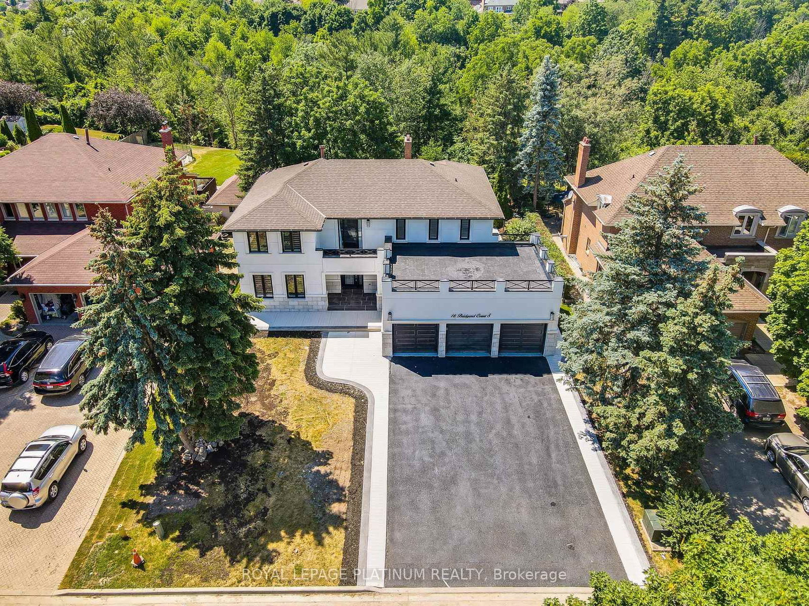 16 Bridgend Court S • Vaughan, ON photo 1