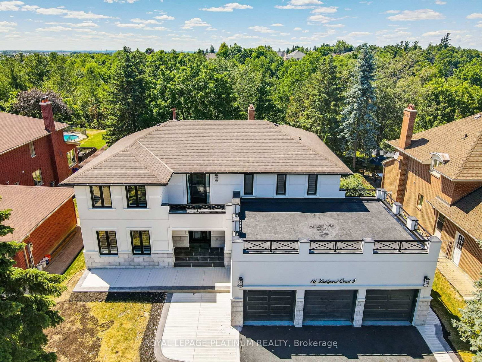 16 Bridgend Court S • Vaughan, ON photo 2