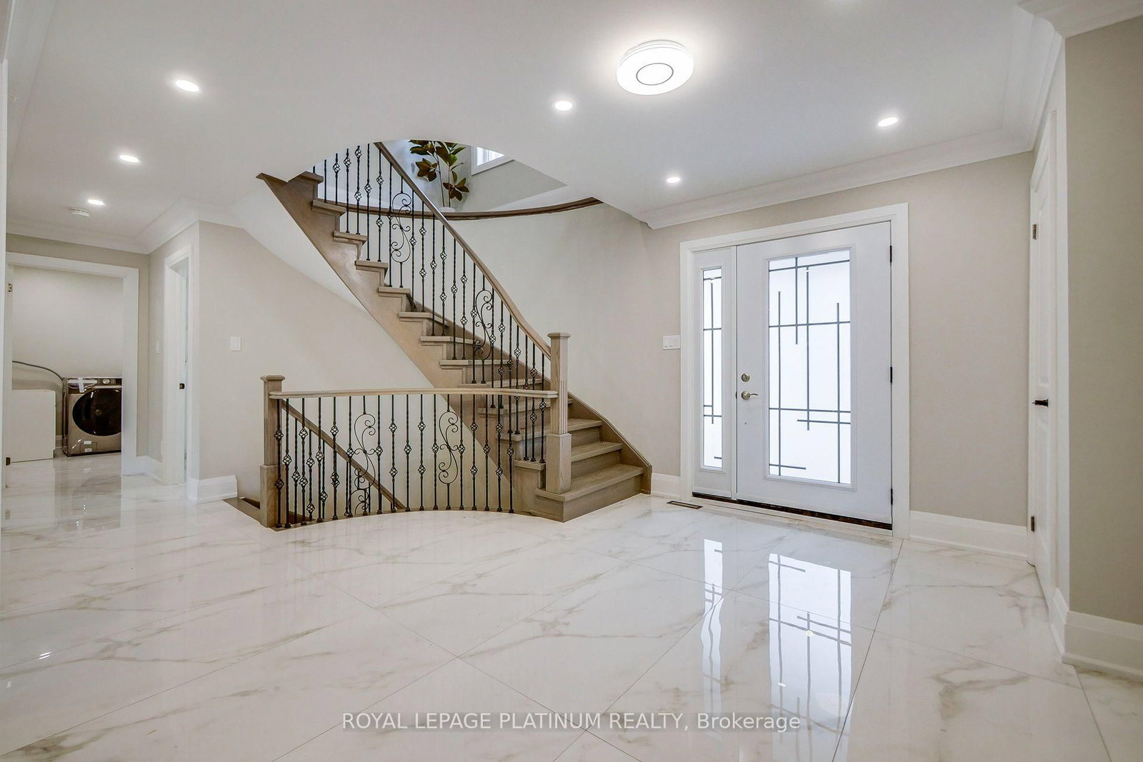 16 Bridgend Court S • Vaughan, ON photo 8