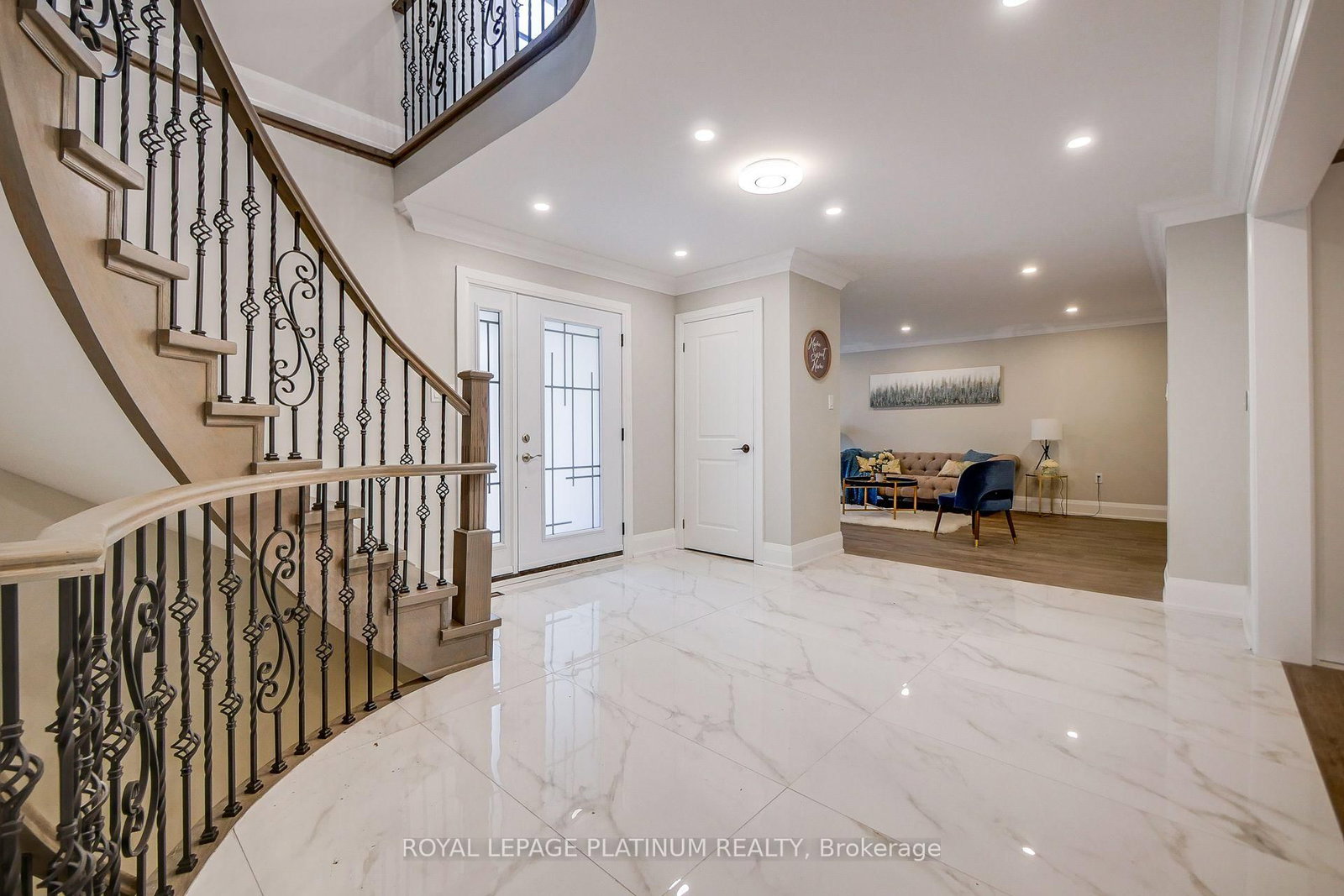 16 Bridgend Court S • Vaughan, ON photo 9