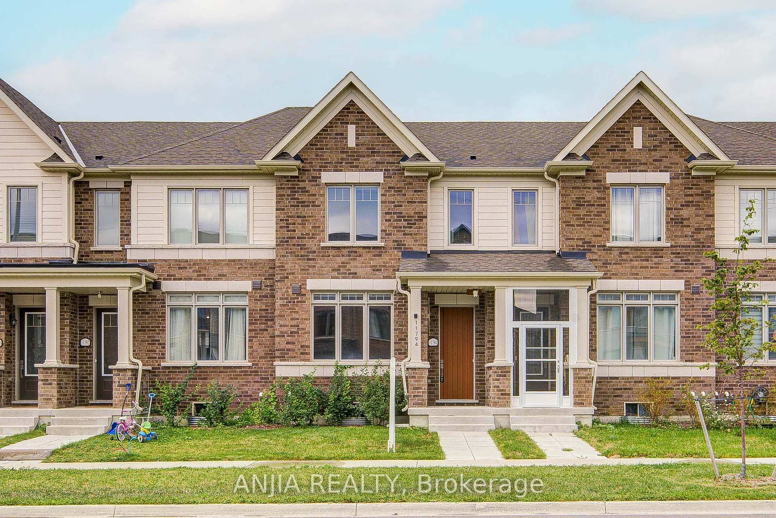 11794 Tenth Line • Whitchurch-Stouffville, ON photo 1