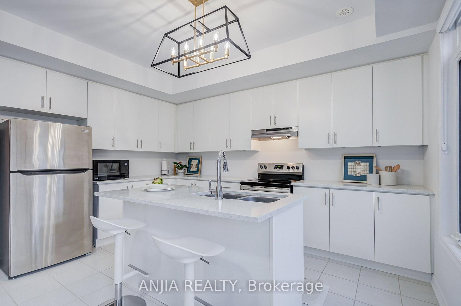 11794 Tenth Line • Whitchurch-Stouffville, ON photo 16