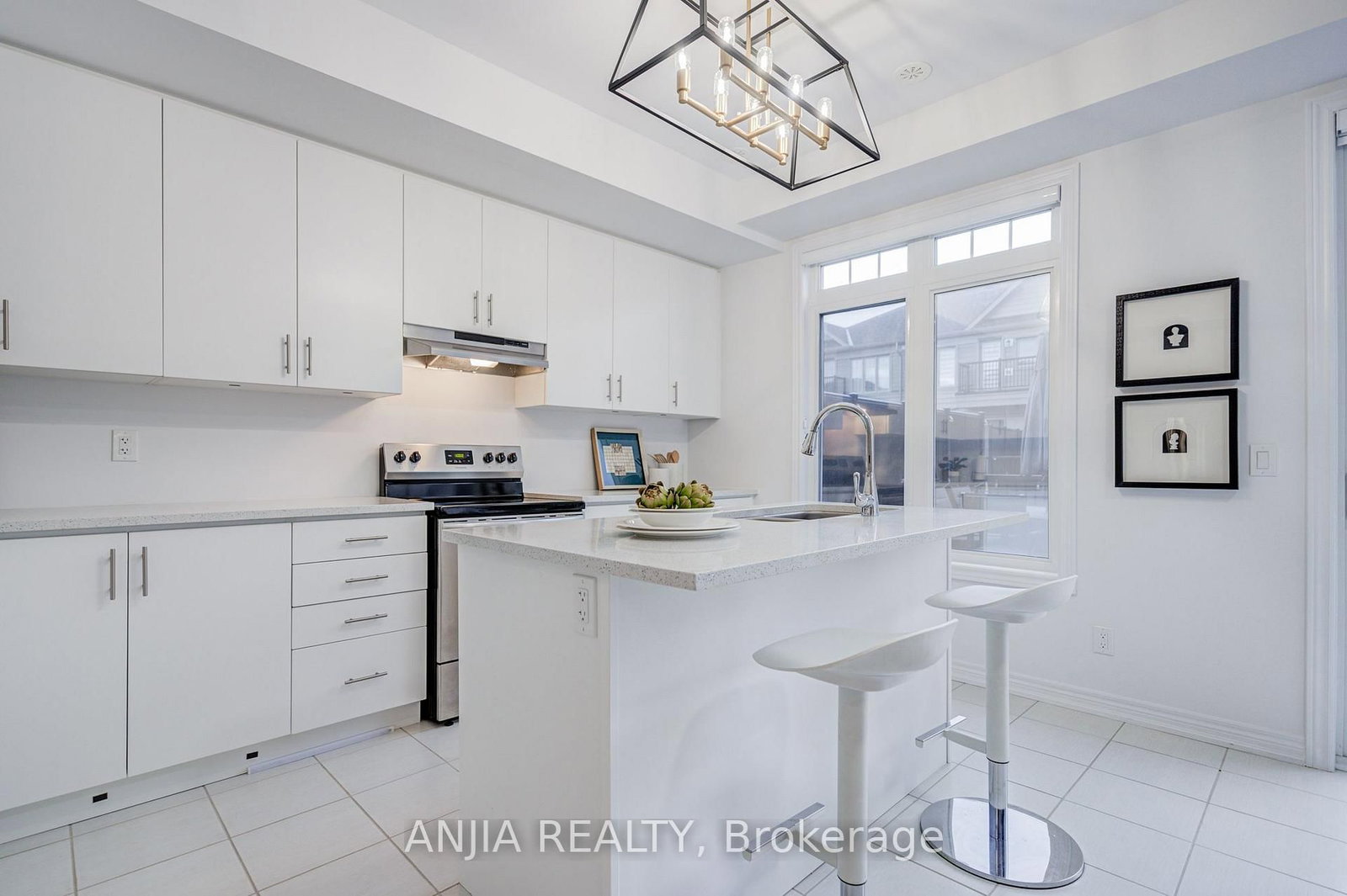 11794 Tenth Line • Whitchurch-Stouffville, ON photo 18