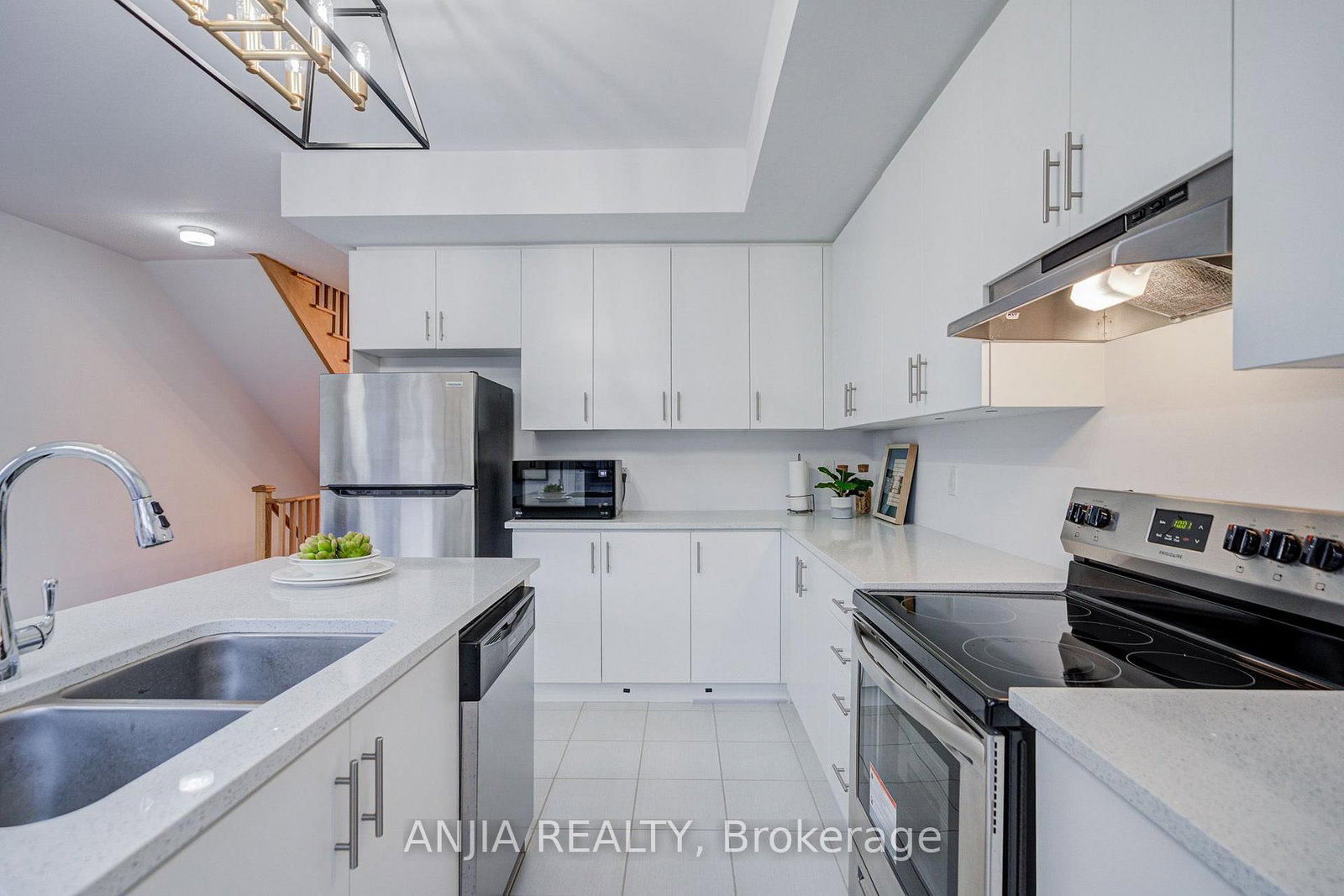 11794 Tenth Line • Whitchurch-Stouffville, ON photo 20