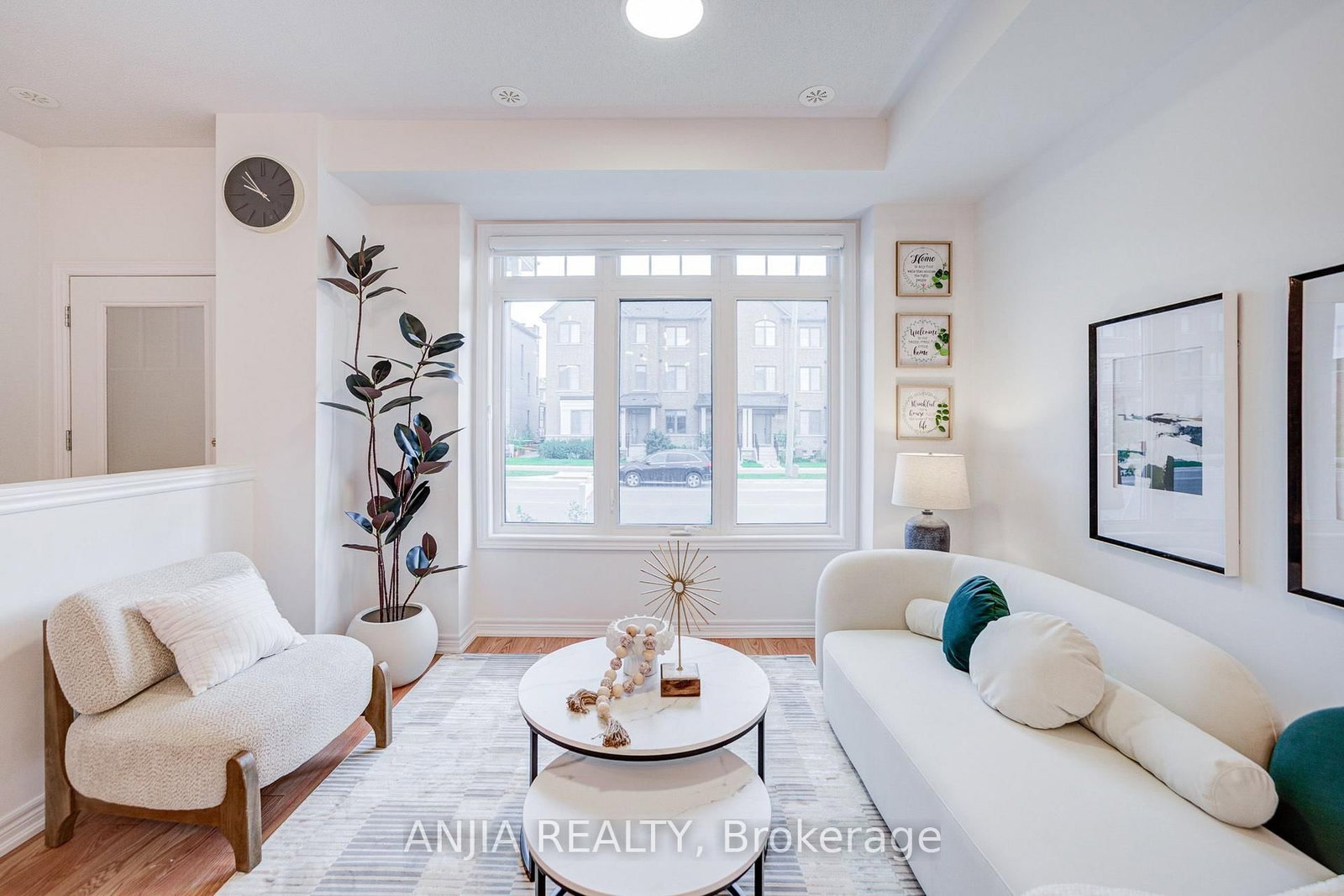 11794 Tenth Line • Whitchurch-Stouffville, ON photo 4