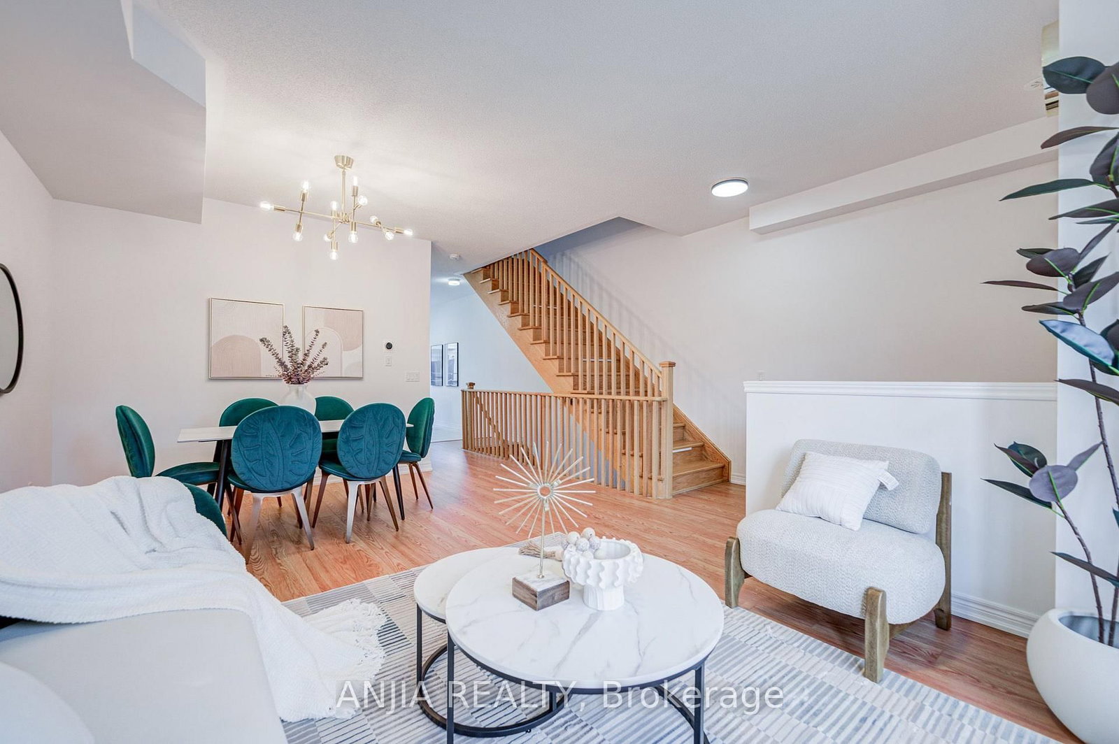 11794 Tenth Line • Whitchurch-Stouffville, ON photo 5