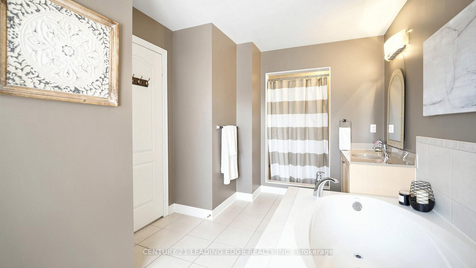 111 Waite Crescent • Whitchurch-Stouffville, ON photo 35