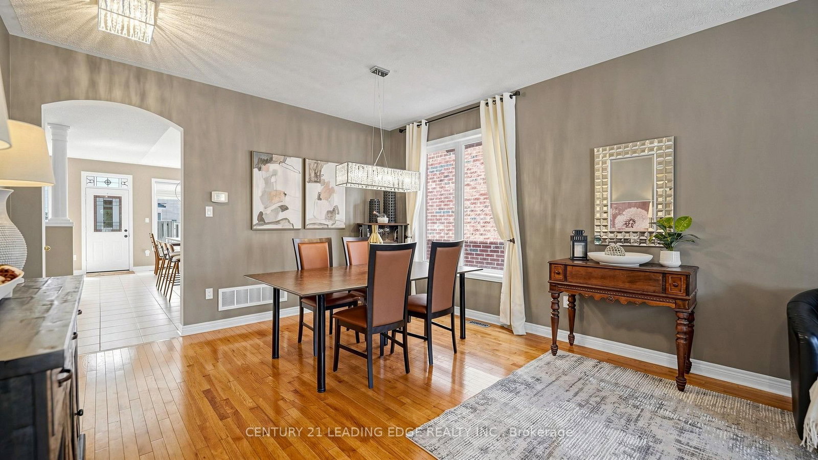 111 Waite Crescent • Whitchurch-Stouffville, ON photo 9