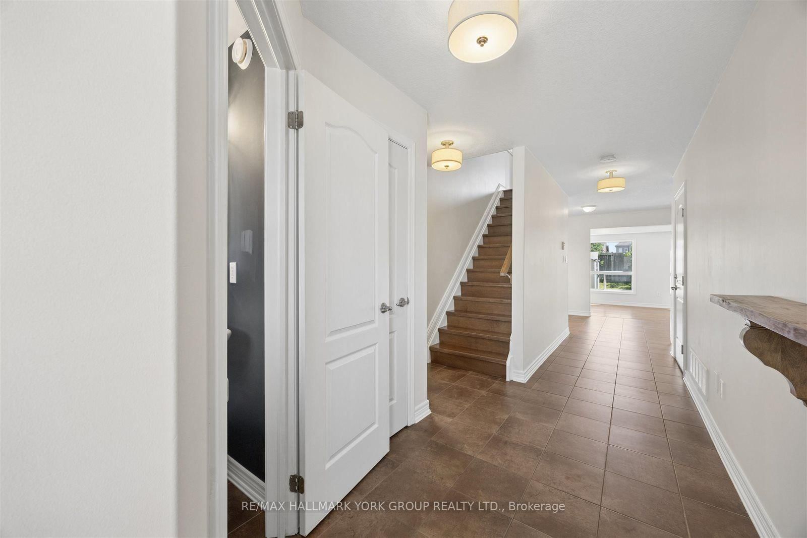 132 Banting Crescent • Essa, ON photo 6
