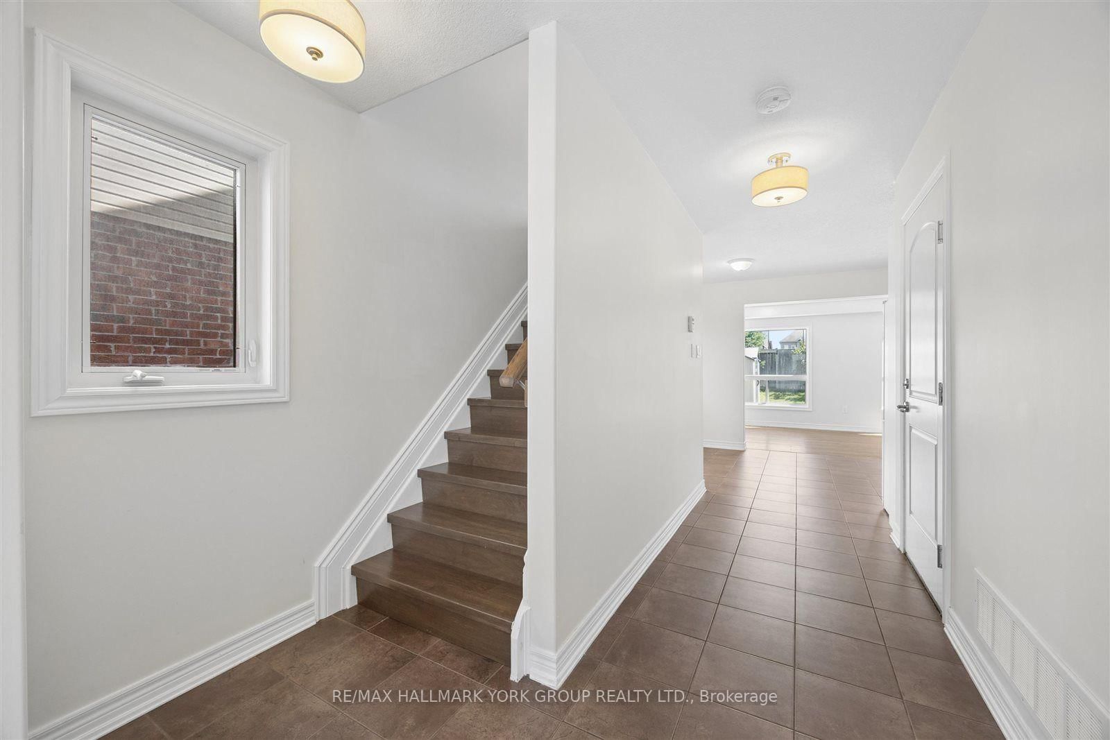 132 Banting Crescent • Essa, ON photo 8