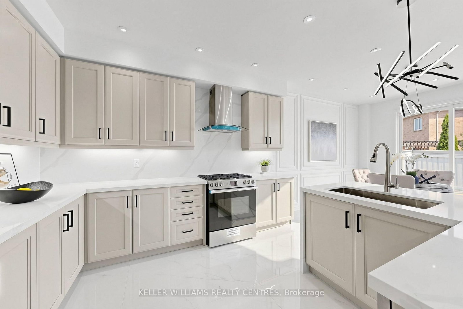 7 Philips Lake Court • Richmond Hill, ON photo 12