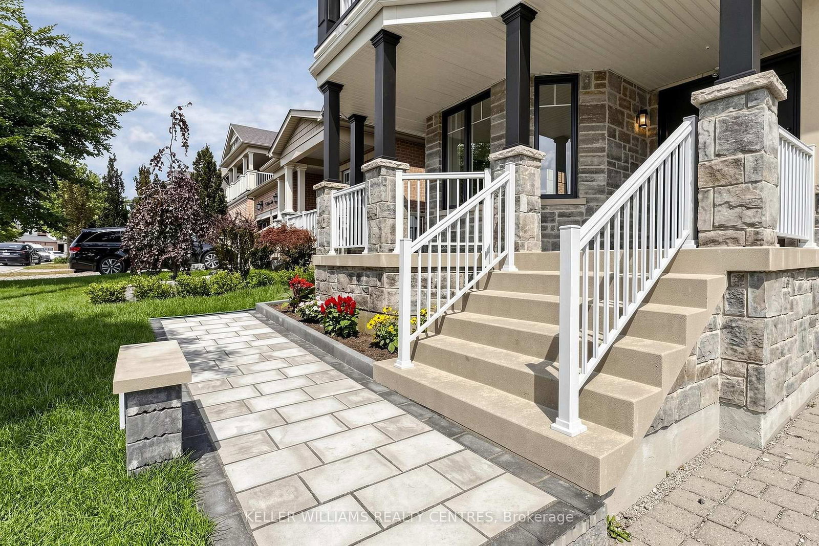 7 Philips Lake Court • Richmond Hill, ON photo 5