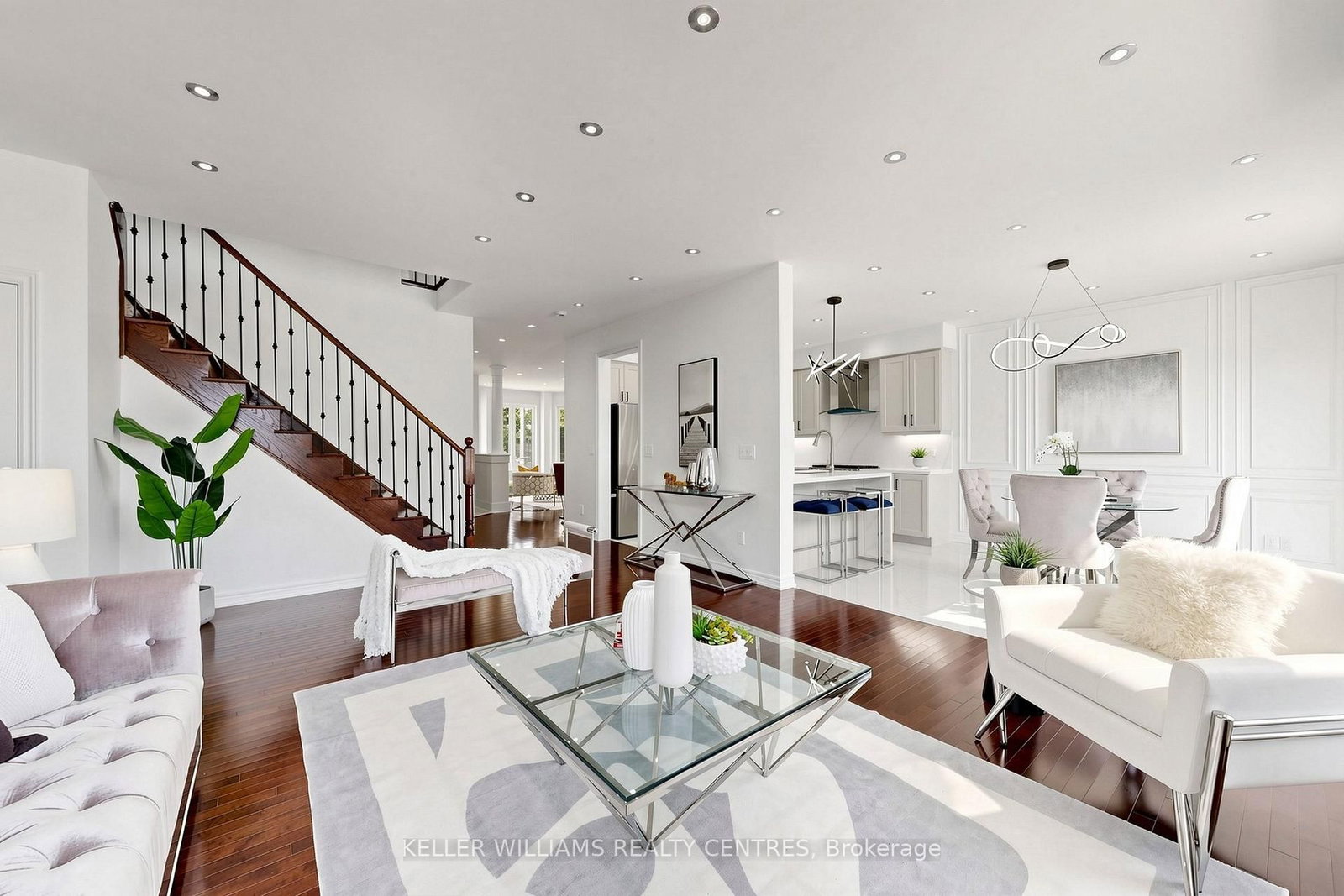 7 Philips Lake Court • Richmond Hill, ON photo 8