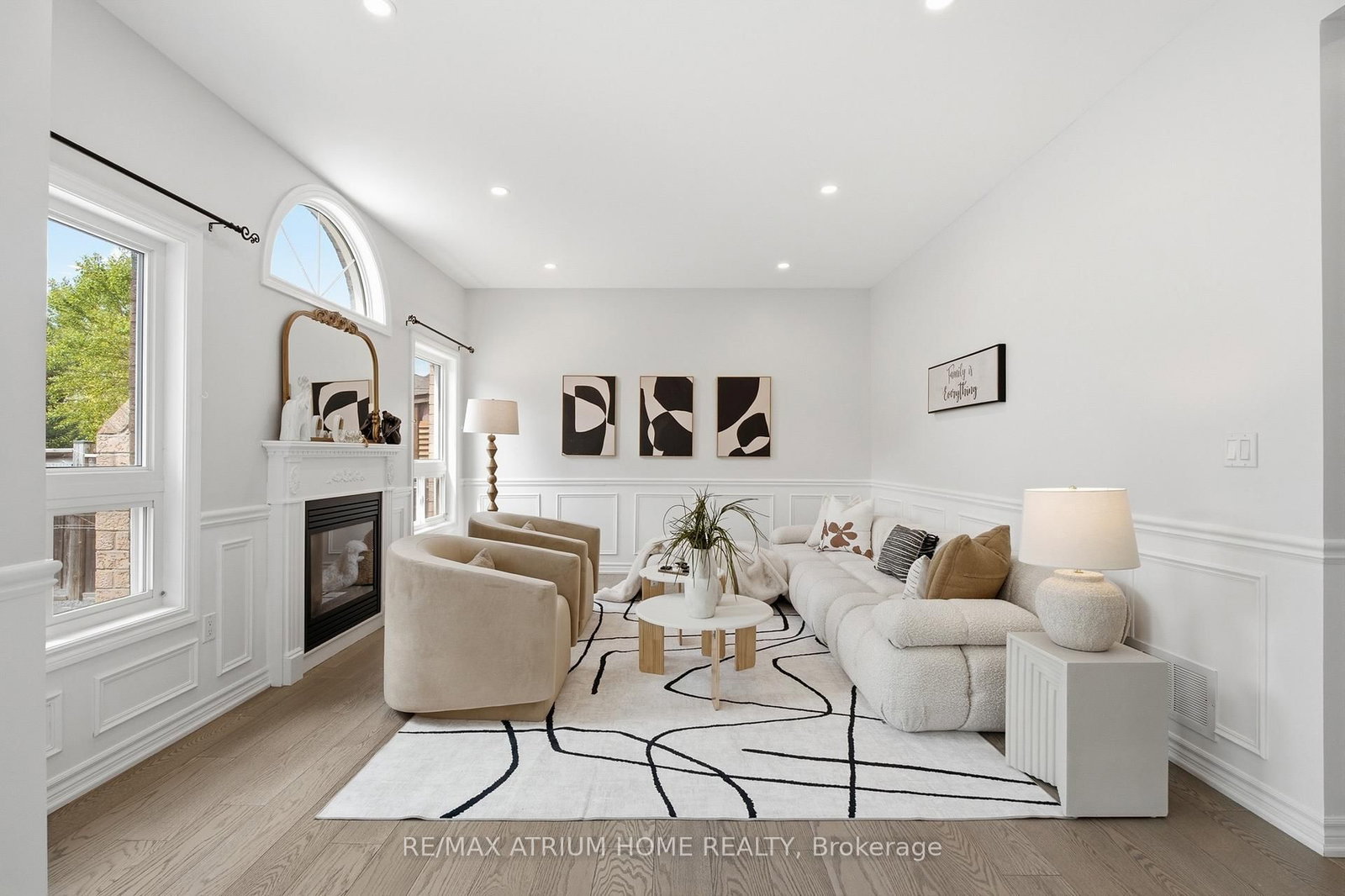 526 Mavrinac Boulevard • Aurora, ON photo 11