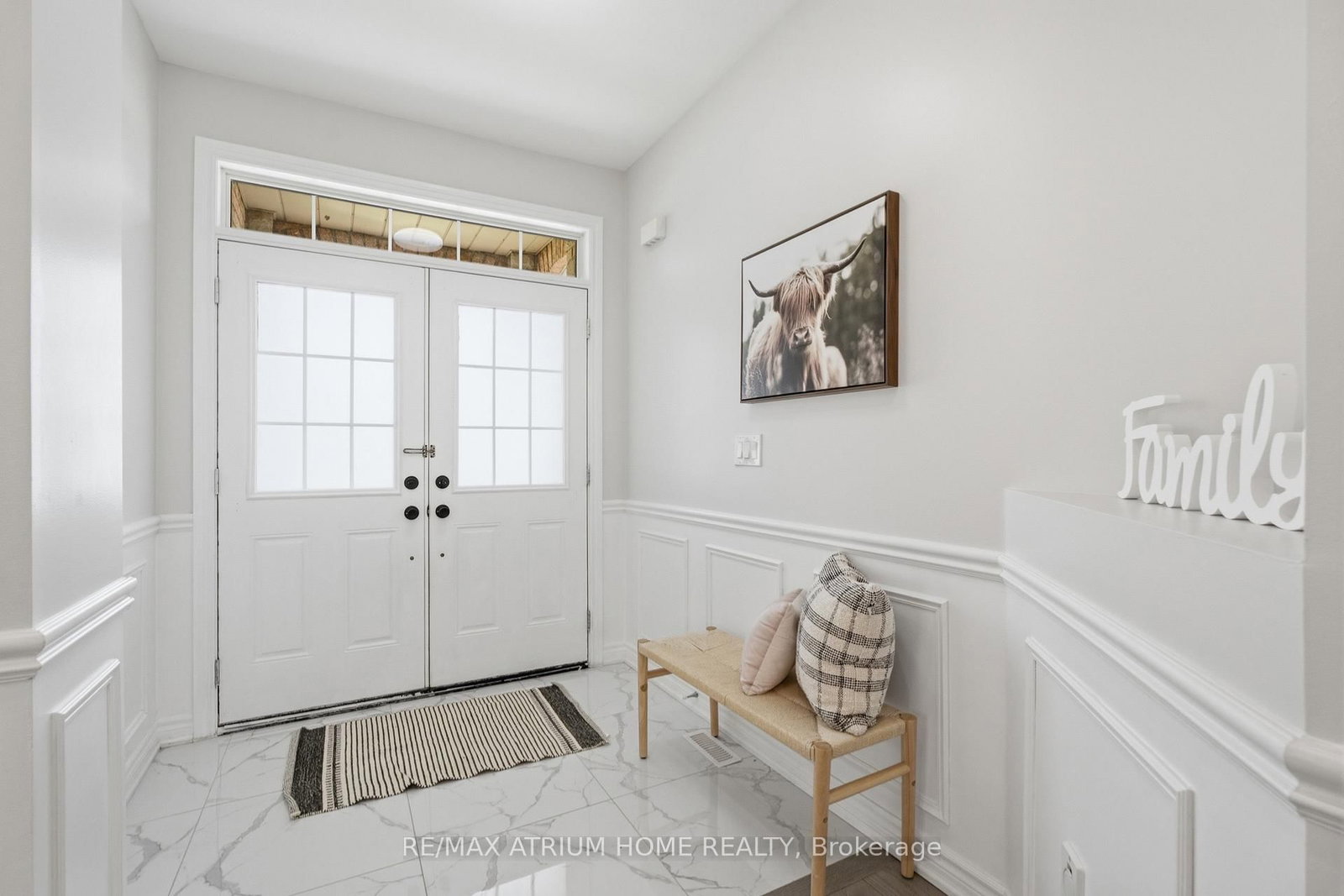 526 Mavrinac Boulevard • Aurora, ON photo 5