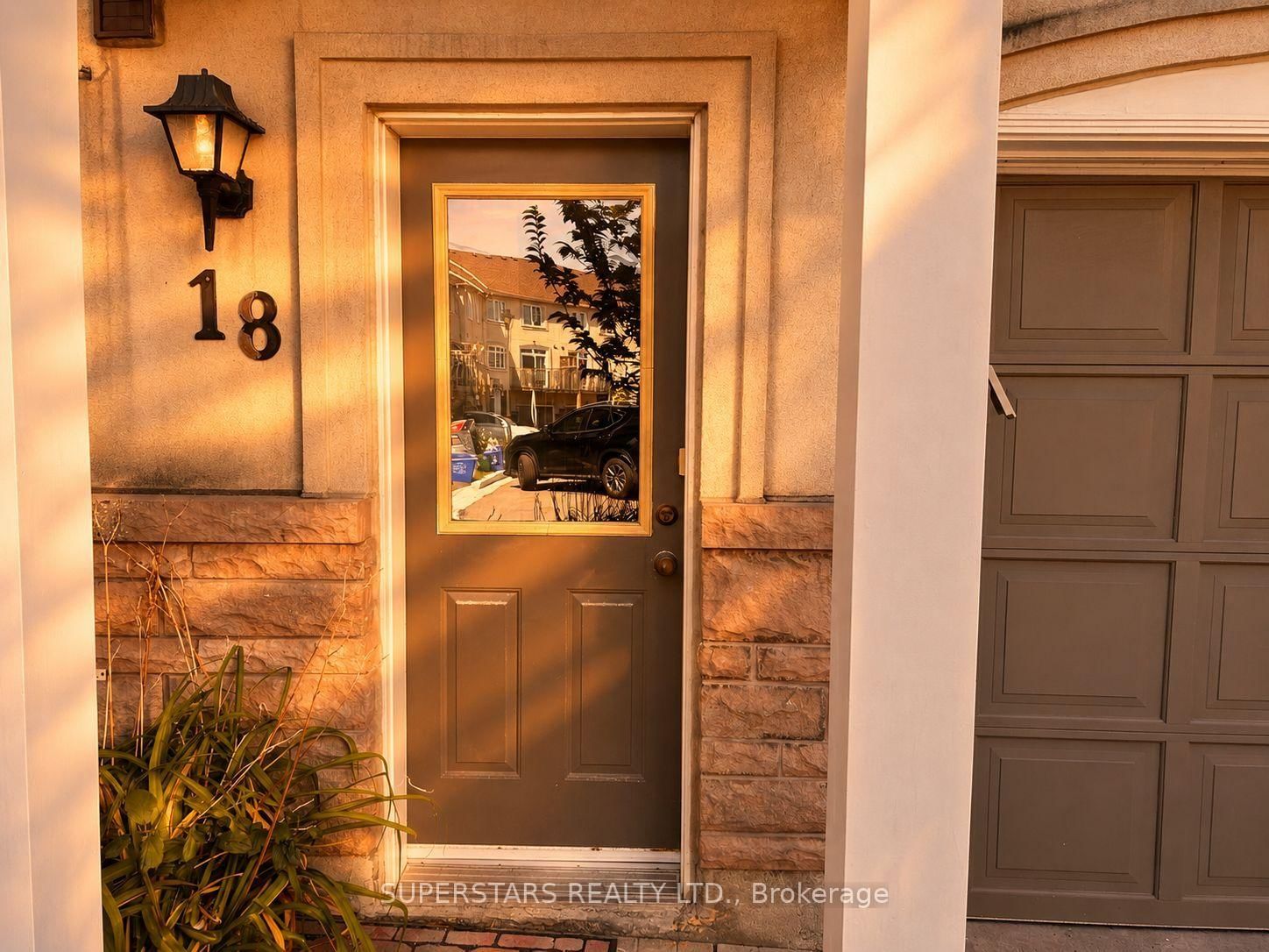 10 Post Oak Drive • #18 • Richmond Hill, ON photo 3