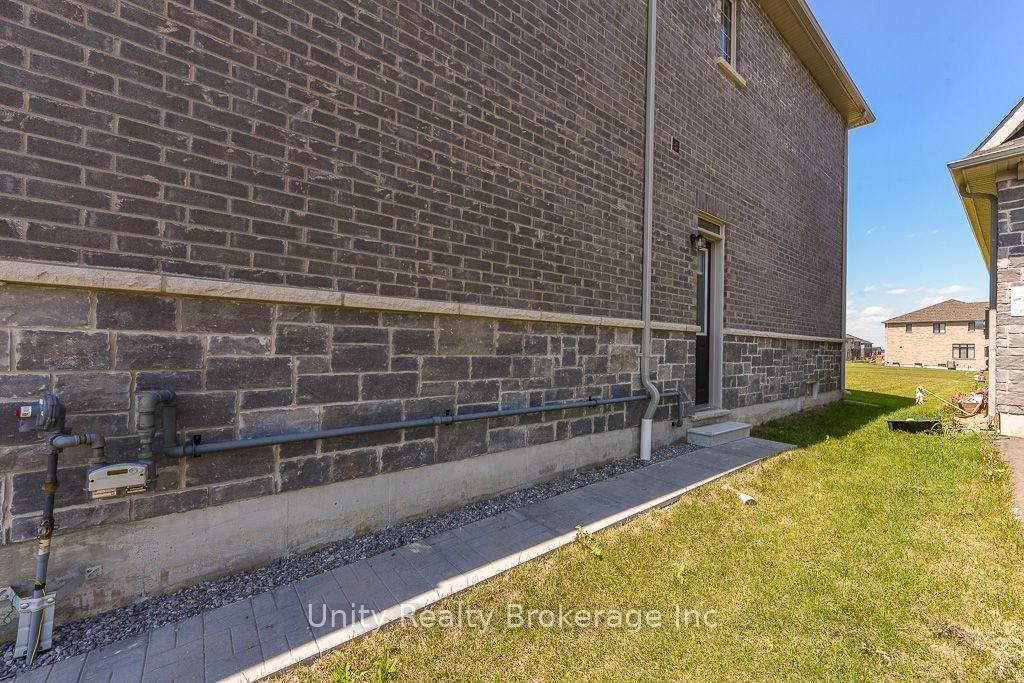 30 Magnolia Avenue N • Adjala-Tosorontio, ON photo 44