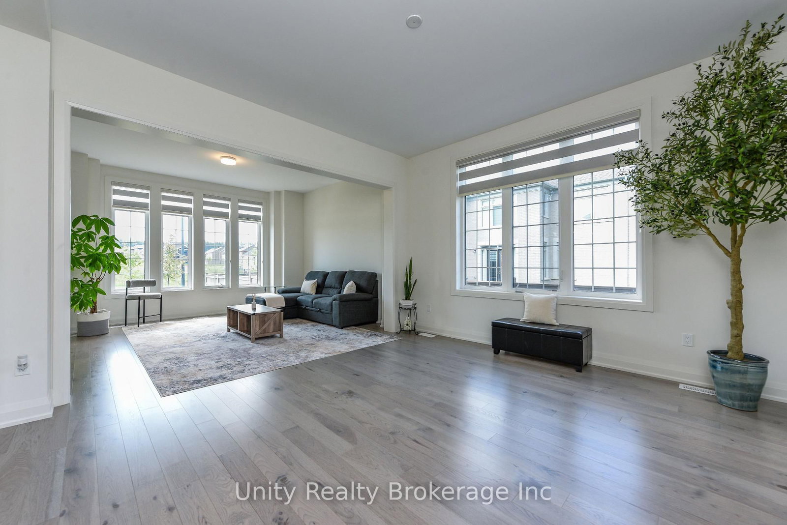 30 Magnolia Avenue N • Adjala-Tosorontio, ON photo 5