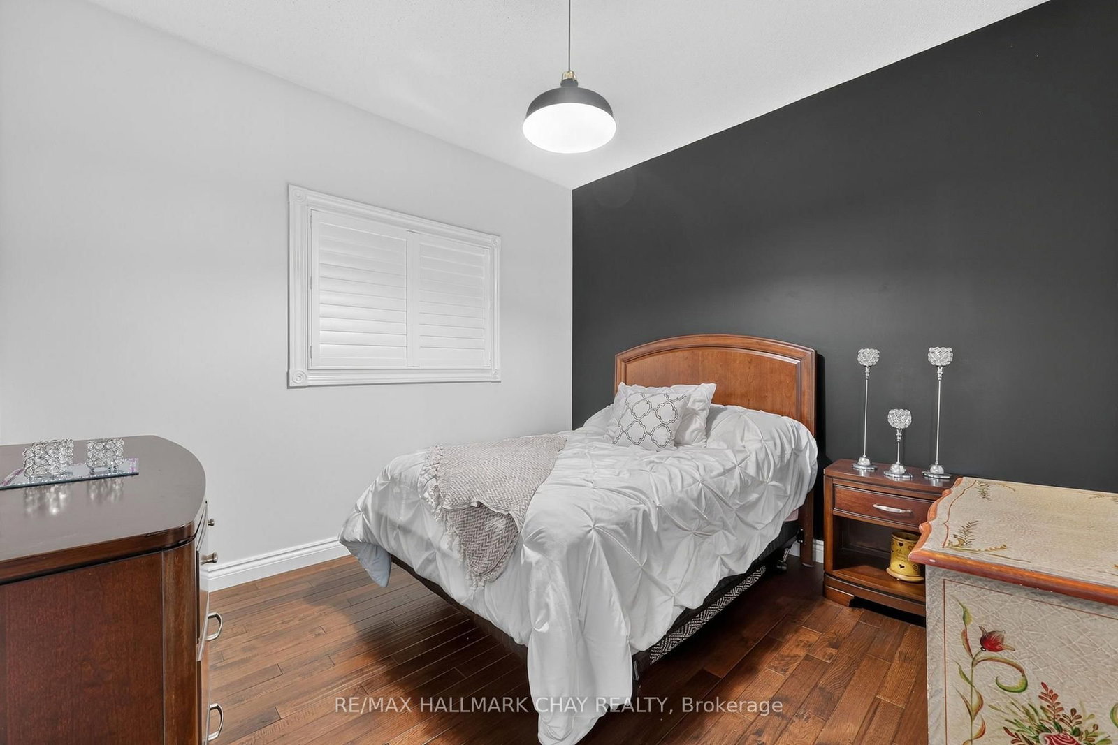 1925 Emerald Court • Innisfil, ON photo 12
