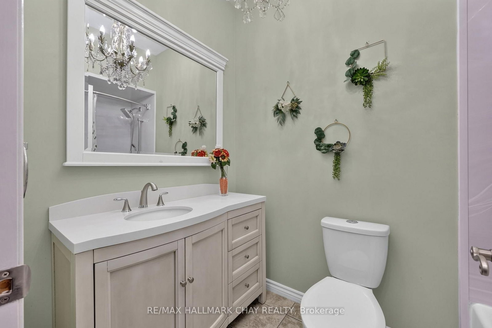 1925 Emerald Court • Innisfil, ON photo 13