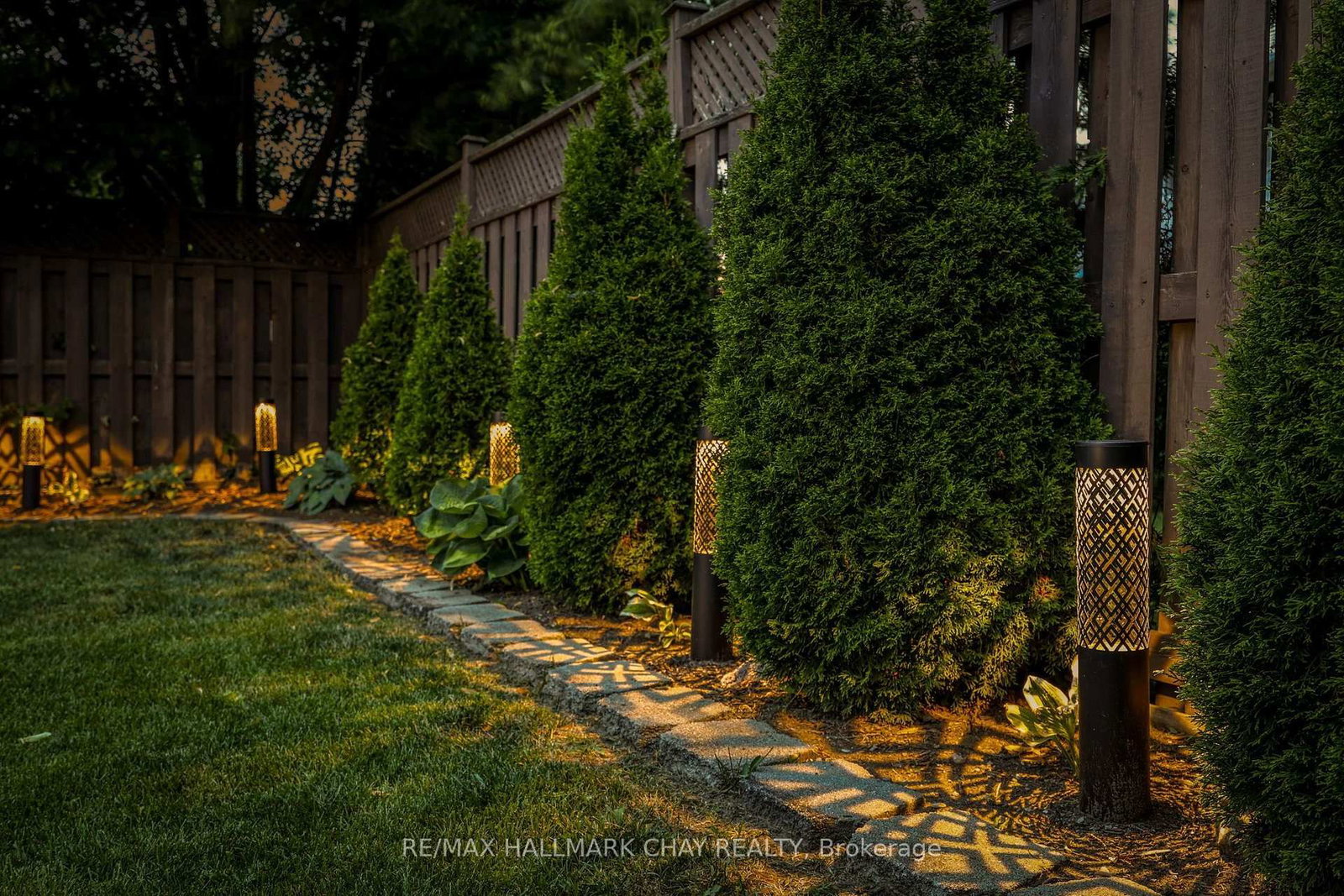 1925 Emerald Court • Innisfil, ON photo 24
