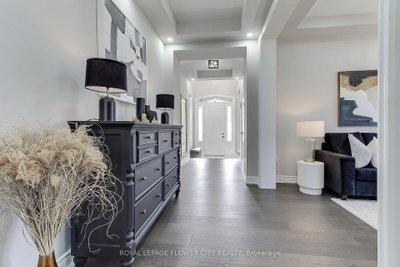 105 Morning Sparrow Drive • Vaughan, ON photo 4