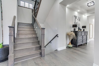 105 Morning Sparrow Drive • Vaughan, ON photo 5
