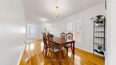 37 Bayswater Avenue • Richmond Hill, ON photo 5