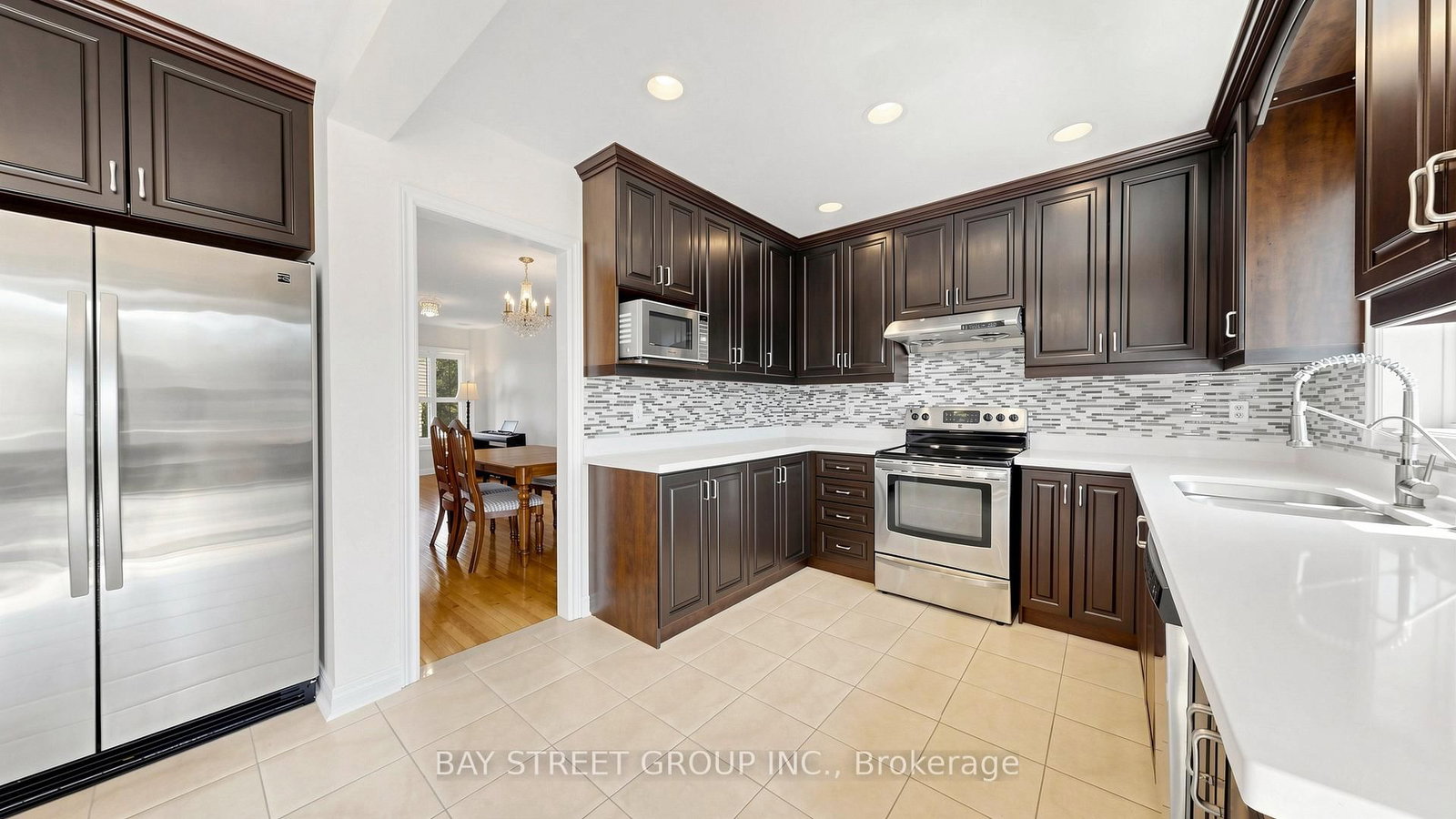 37 Bayswater Avenue • Richmond Hill, ON photo 6
