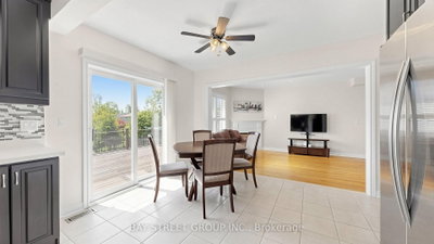 37 Bayswater Avenue • Richmond Hill, ON photo 8