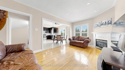37 Bayswater Avenue • Richmond Hill, ON photo 9