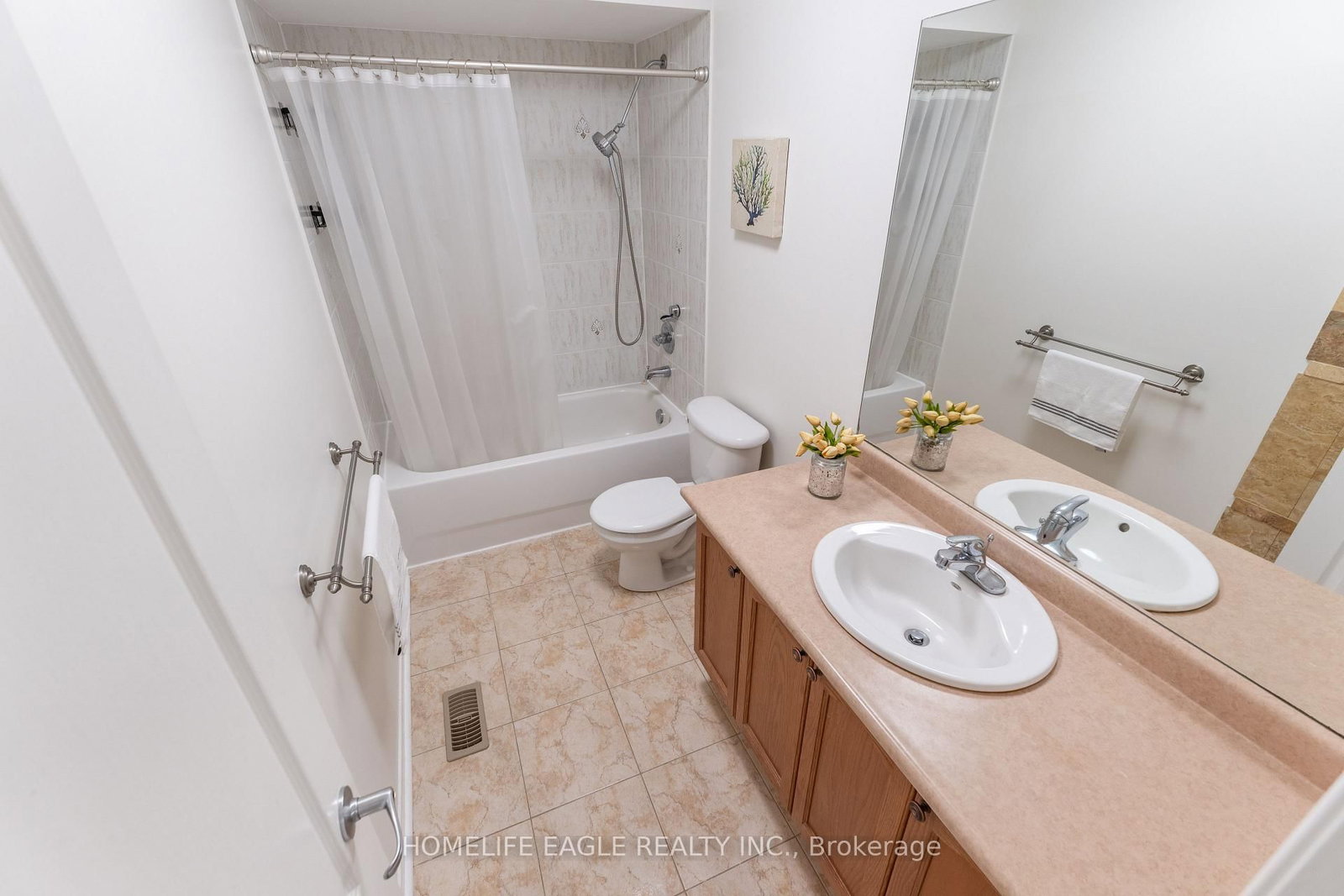 135 Wainscot Avenue • Newmarket, ON photo 17