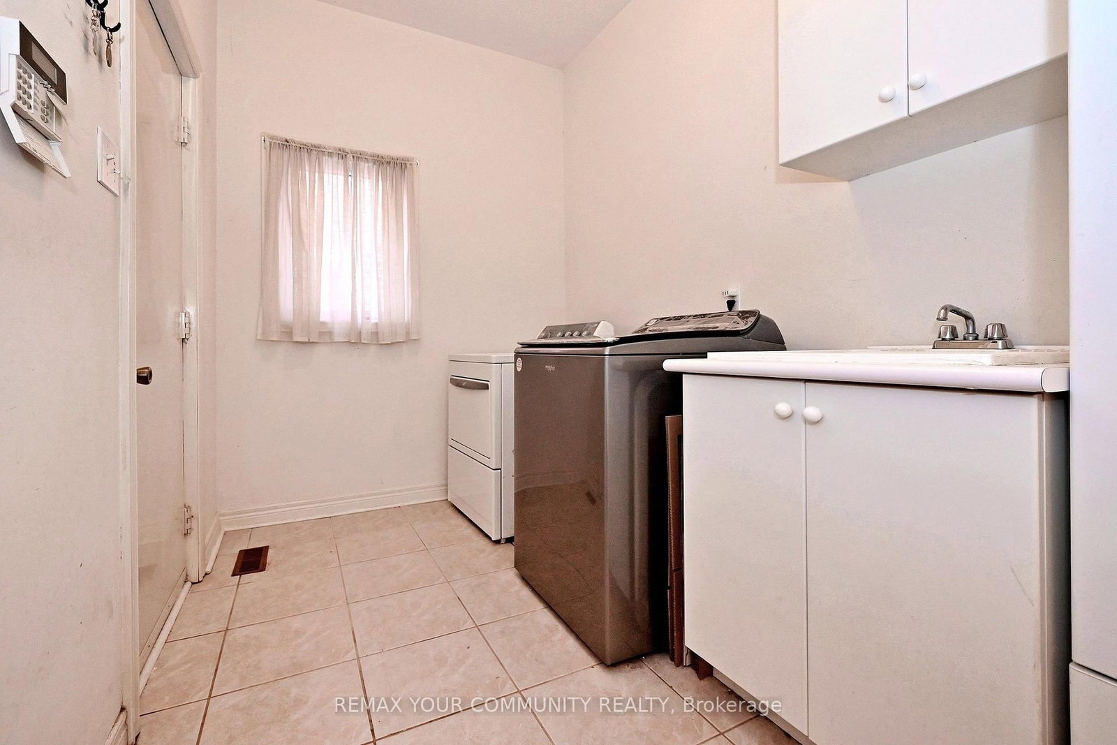 14 Houser Street • Markham, ON photo 16