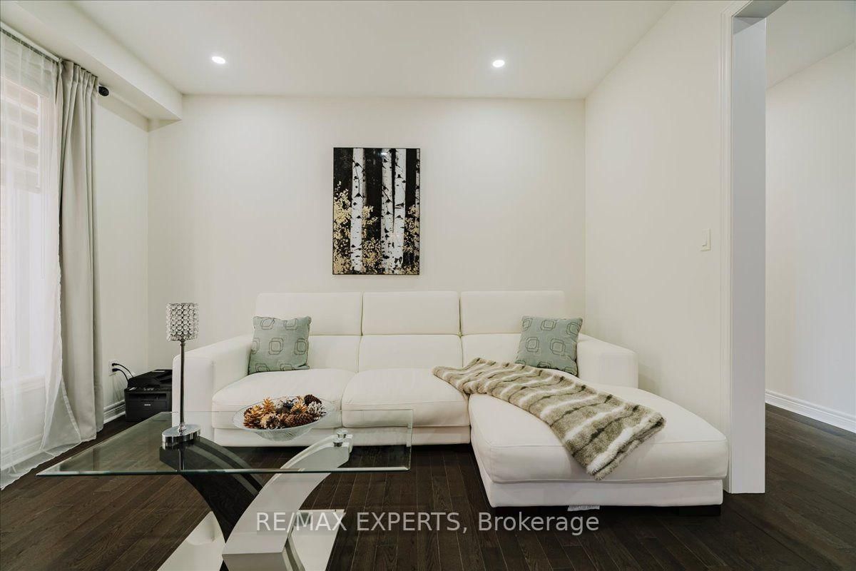 43 Lewis Avenue • Bradford West Gwillimbury, ON photo 4