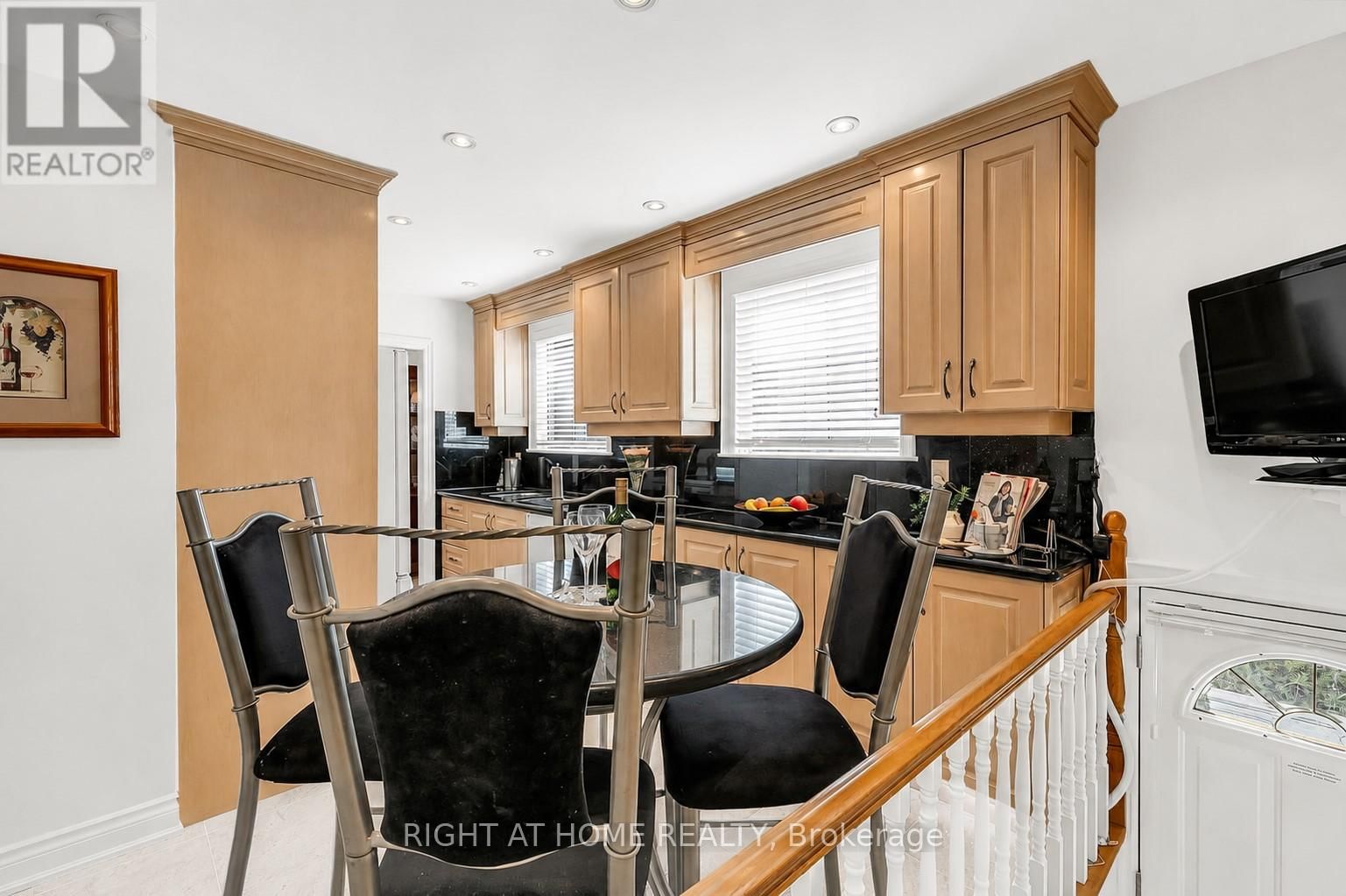 168 Springhead Gardens • Richmond Hill, ON photo 16