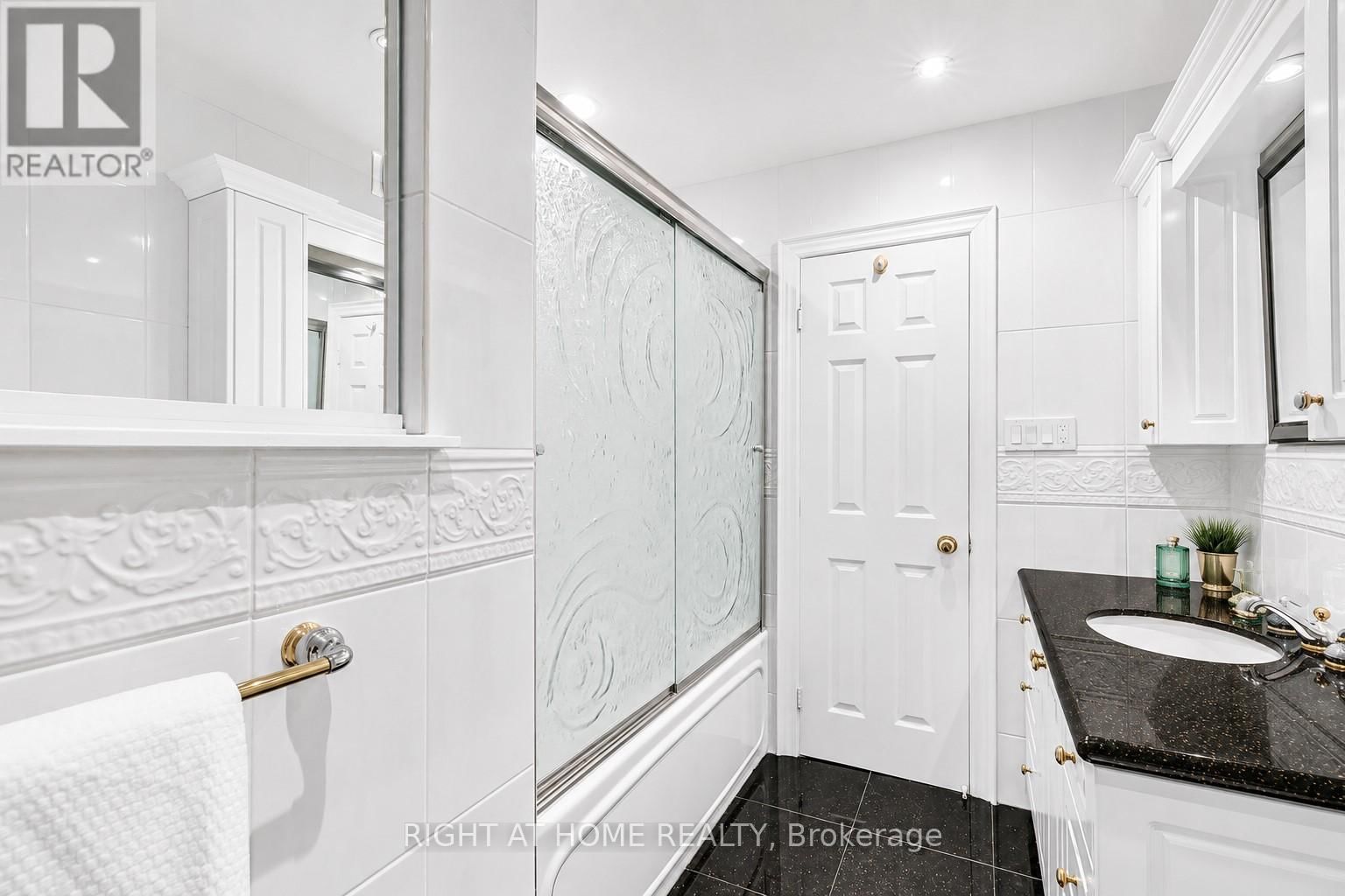 168 Springhead Gardens • Richmond Hill, ON photo 24