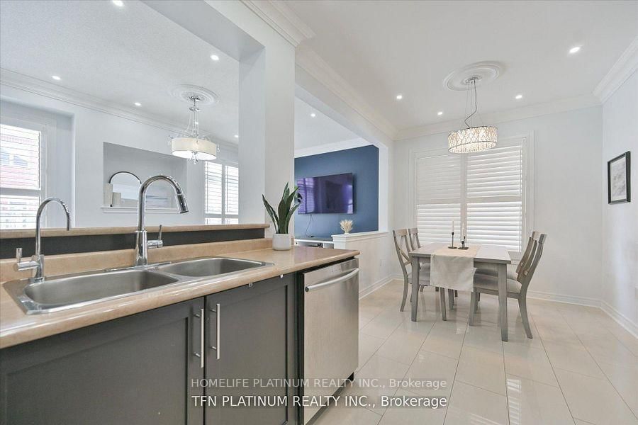 29 Brown Lane • Whitchurch-Stouffville, ON photo 11