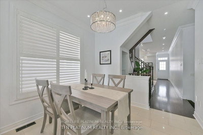29 Brown Lane • Whitchurch-Stouffville, ON photo 8