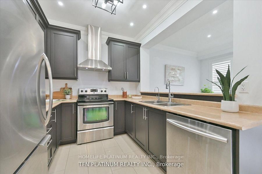 29 Brown Lane • Whitchurch-Stouffville, ON photo 9