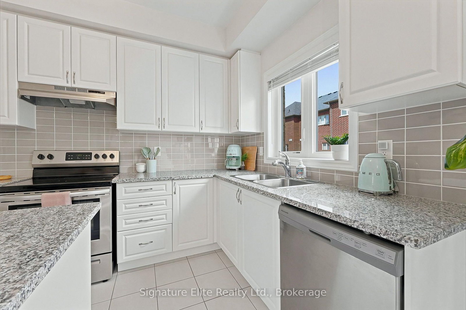 114 Gordon Circle • Newmarket, ON photo 10