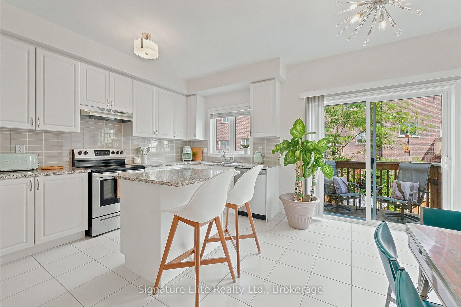 114 Gordon Circle • Newmarket, ON photo 9