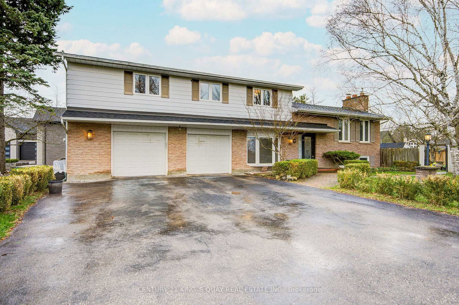 11 George Street • East Gwillimbury, ON photo 1